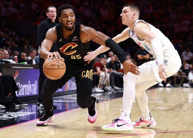 勇士，关键时刻神级表现，热火！