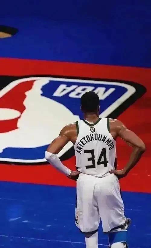 关于字母哥迎来十二赛季出色发挥，日本队观众热烈欢呼！的信息