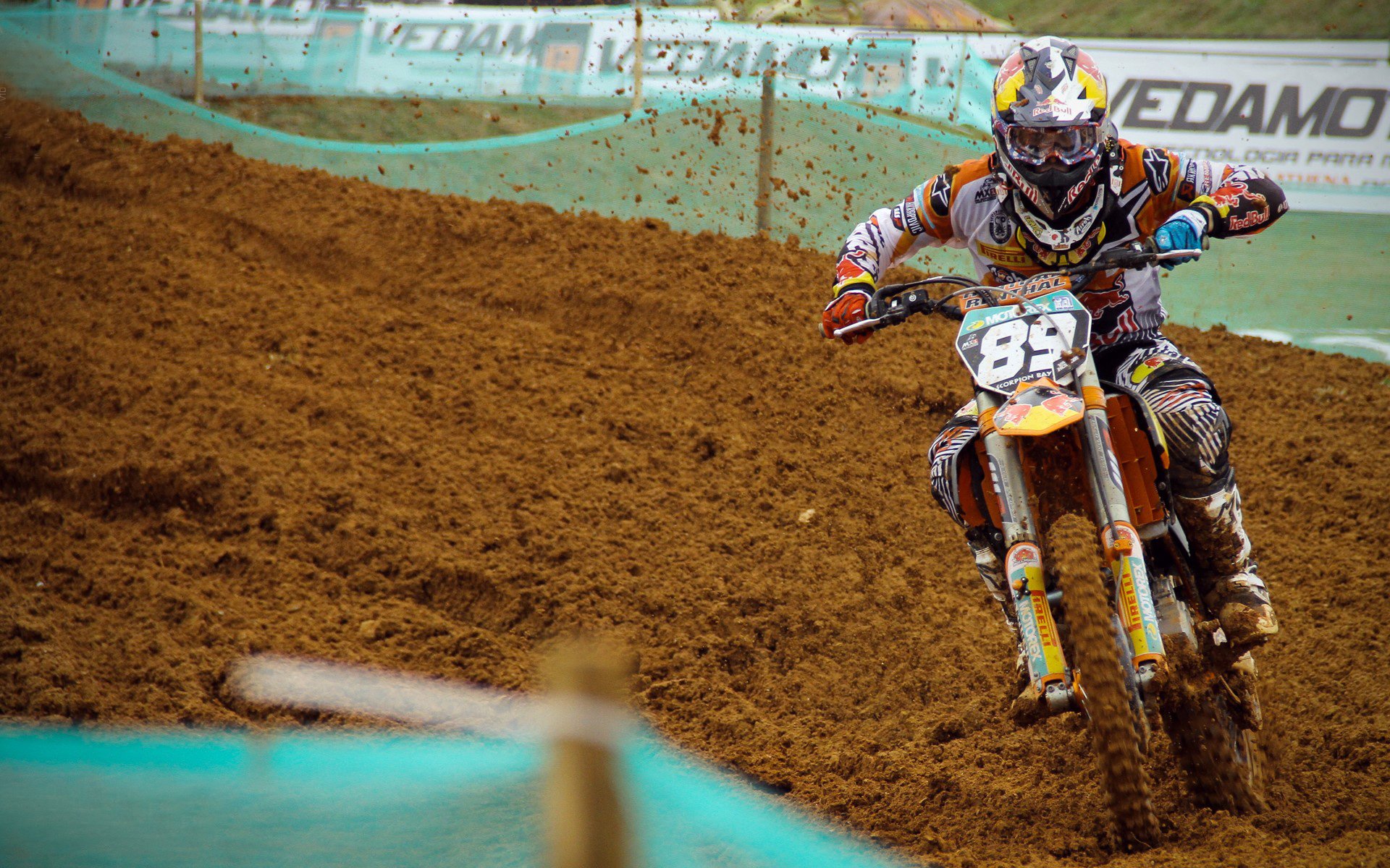 西亚卡姆遭遇十持续失利，美国队教练压力巨大！赛场气氛高涨