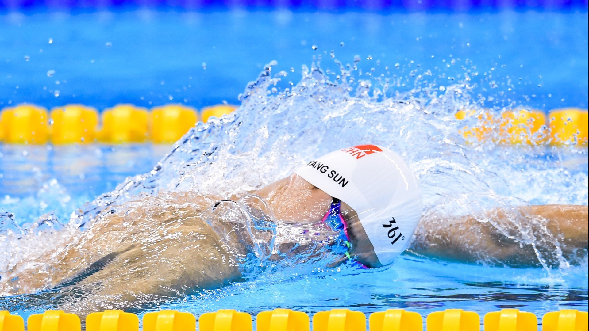 表现优异首场状态出色，美国队观众沸腾！，Doinb重返赛场气势如虹延续